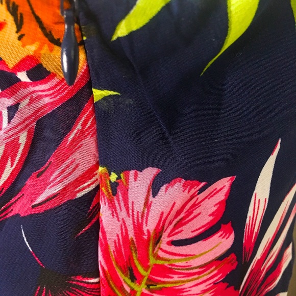 Papillon tropical patterned dress, size Small. - Picture 5 of 6